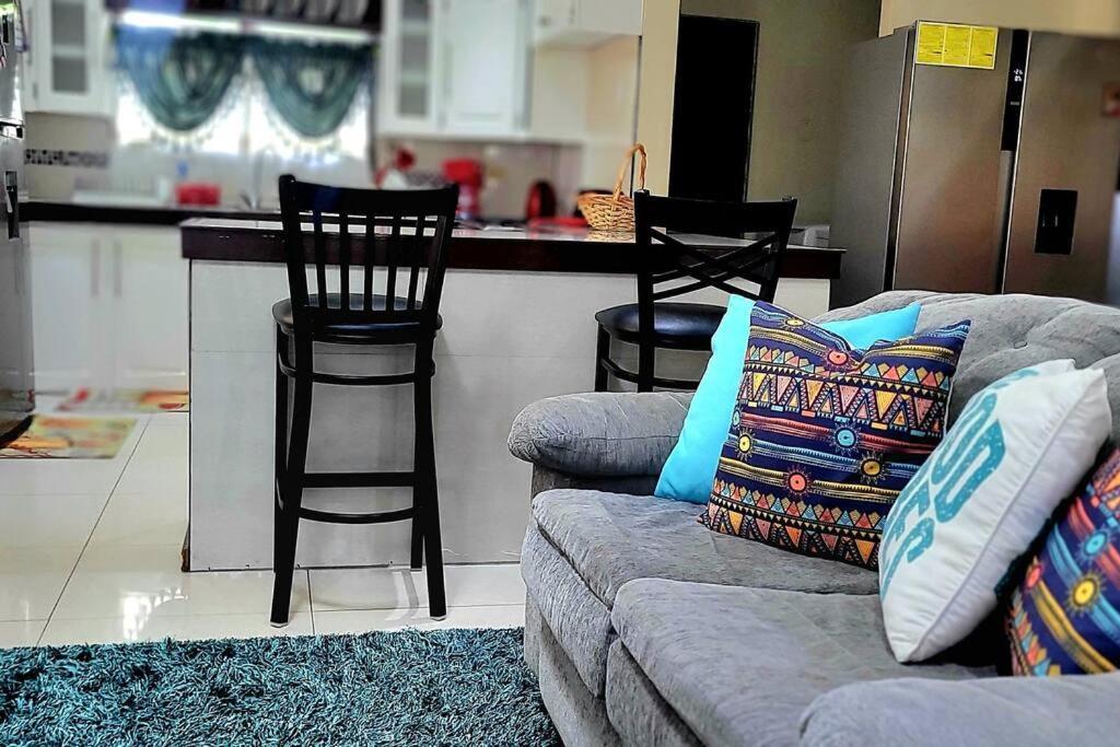 Travelholics Getaways Villa Piarco Екстериор снимка