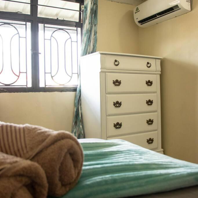 Travelholics Getaways Villa Piarco Екстериор снимка